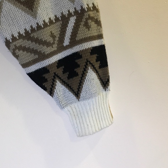 Oversized Neutral Patterned Sweater - Picture 3 of 5